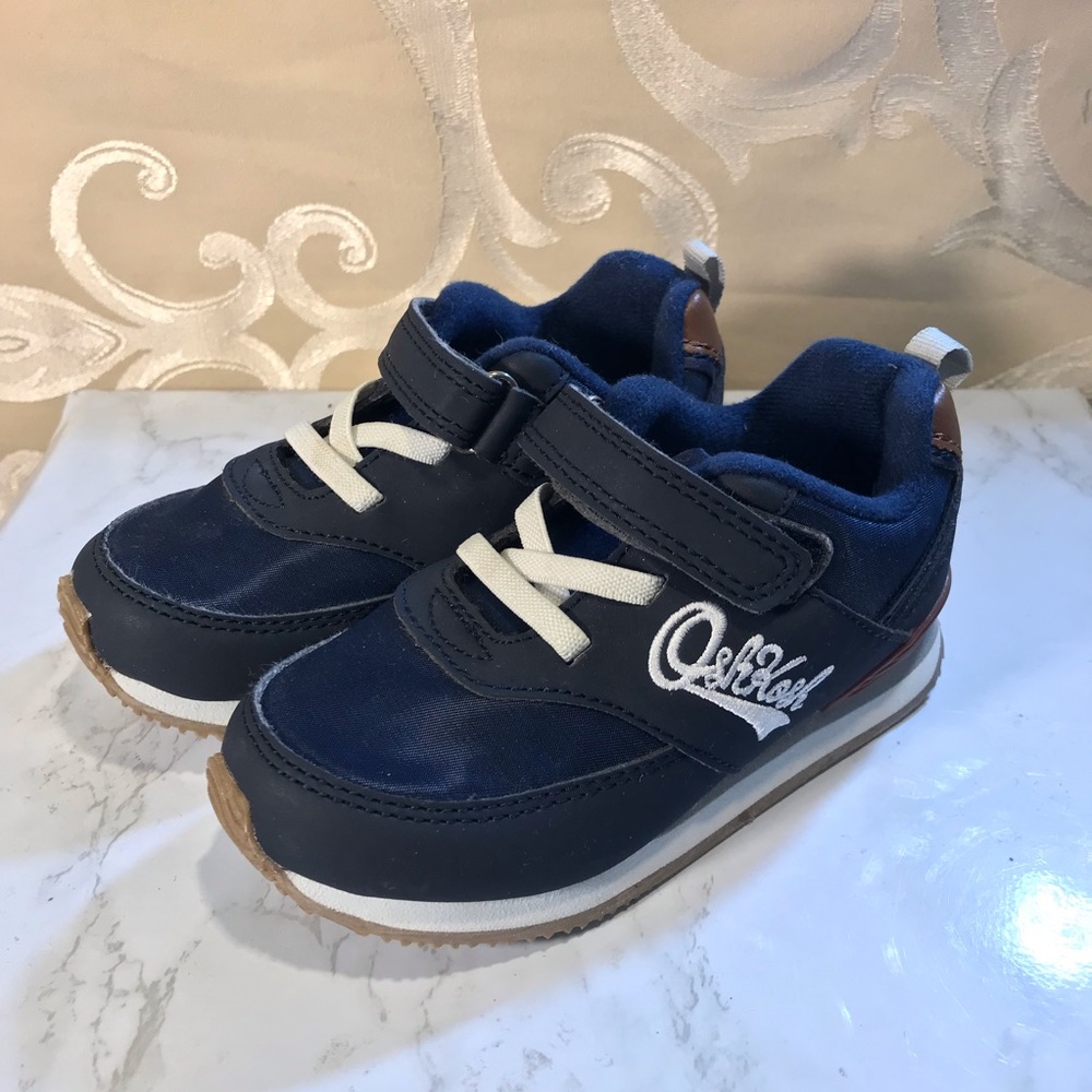 Boy’s Oshkosh Tennis Shoes Toddler 8